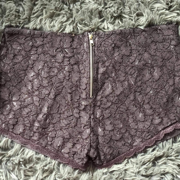 2/$15 Lace Short- mix&match - Picture 3 of 6